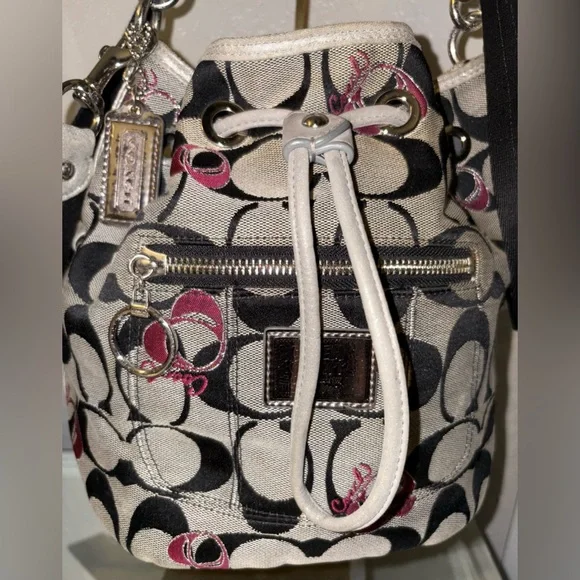 COACH SIGNATURE POPPY DRAWSTRING BUCKET CROSSBODY HANDBAG W/ HANGTAG CHARM RARE - Picture 3 of 15